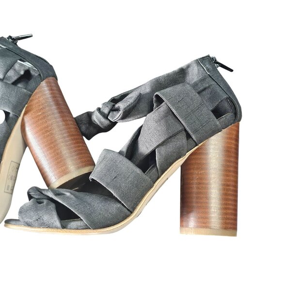 Black Heeled Sandals With Bow Accents & Wooden Block Heel size 9 - Picture 8 of 12